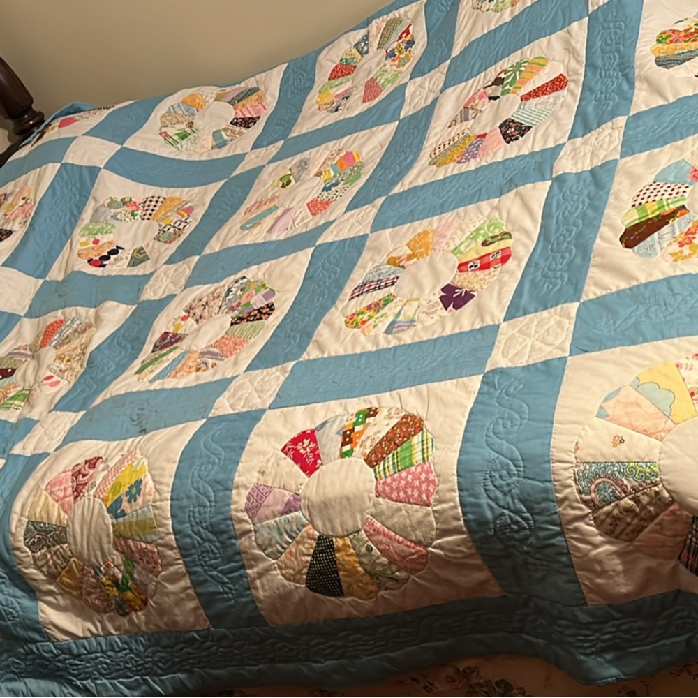 Vintage Homemade Patchwork Hand Stitched Quilt, Queen (94”x76”)